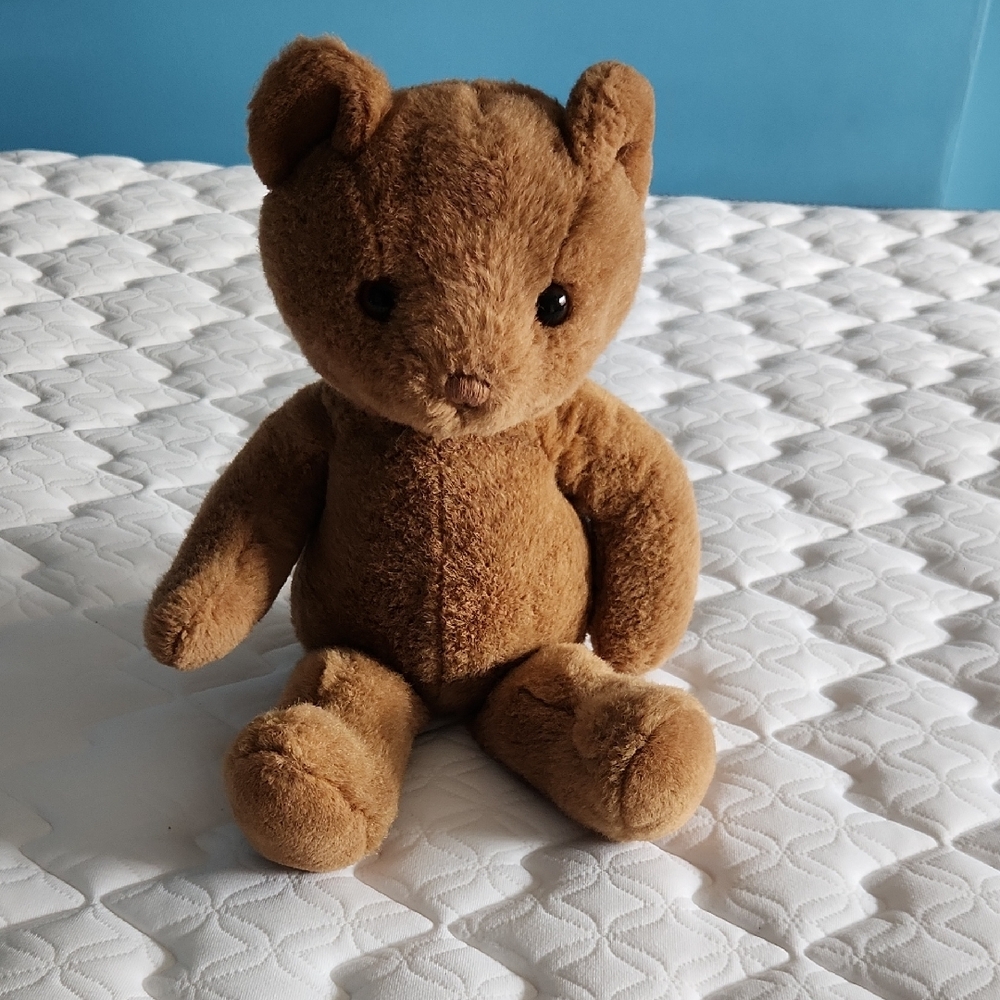 Classic Brown Teddy Bear Plush Toy - Soft Cuddly Stuffed Animal